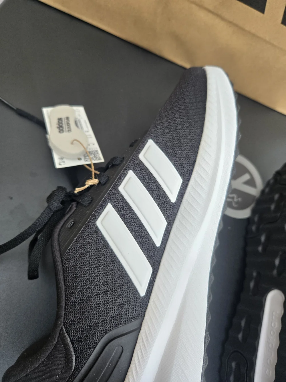 Adidas Men’s Black Running Shoes White Accents Nwt Sz 7 1/2